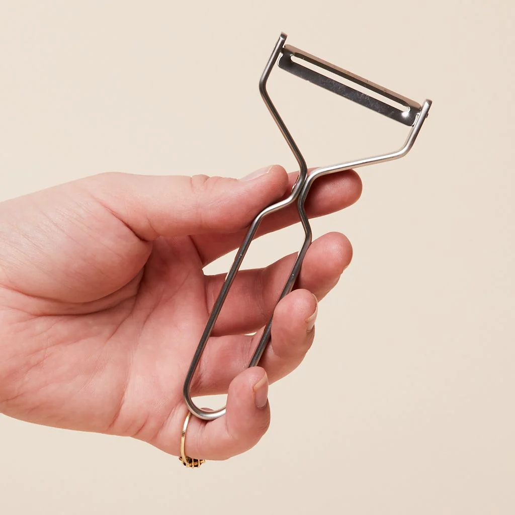 Stainless Vegetable Peeler - Image 5